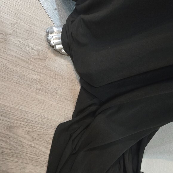 EUROPEAN GLAMOUR • Gold Strapless Gown w/ Train • Size 8 - Picture 8 of 12